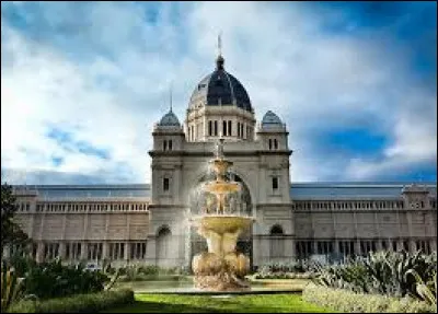 Où peut-on admirer le Palais royal des expositions ?