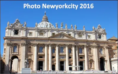 Quelle est cette basilique en S, datant de 1506, construite sur la rive droite du Tibre à Rome, édifice religieux le plus important du catholicisme ?