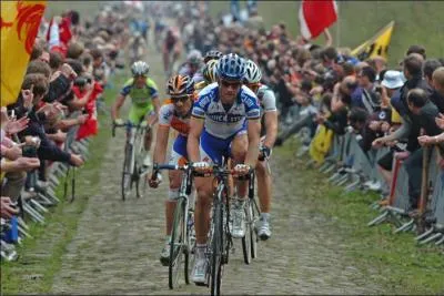 Quel trs bon coureur a d abandonner ds la troisime tape  cause d'une chute sur les pavs ?