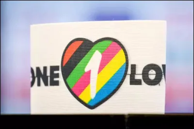 Europe > Un certain nombre d'équipes avaient prévu de porter un brassard "One Love" en référence aux mouvements LGBTQ+ : que risqu(ai)ent-elles, en terme de sanction ?