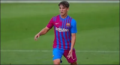 Quel est le numéro de ce joueur au FC Barcelone ?