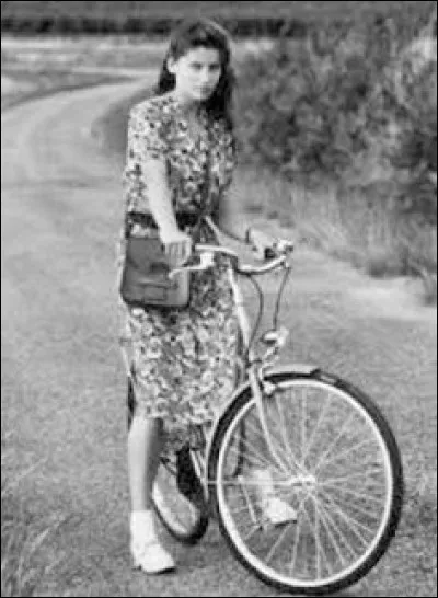 De quelle couleur est la bicyclette du roman de Régine Deforges ?