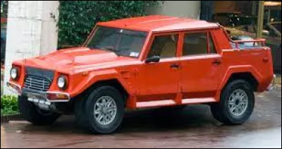 Devinez la marque de cette splendide voiture :