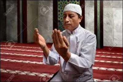 Quel jour les musulmans vont-ils à la mosquée pour prier ?