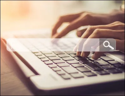 À quelle langue appartient la phrase suivante : "Investigué mucho en Internet" ?