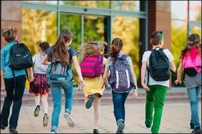 Le plus souvent, tu arrives à l'école :