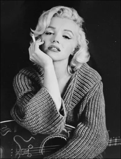 Quel est le titre de ce pastiche de film policier où Marilyn Monroe donne la réplique à Groucho Marx ?