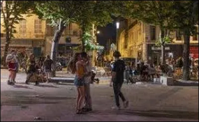 Combien y a-t-il d'habitants à Marseille ? (2015)