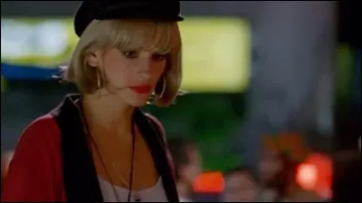 Où a été retrouvé le corps sans vie de la prostituée tuée au début du film (pas le personnage principal) ?