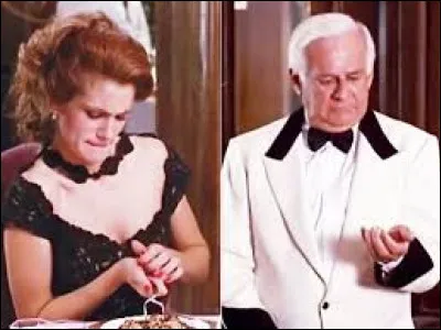 Quelle nourriture la prostituée a-t-elle du mal à manger au restaurant ?