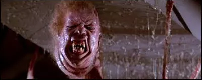 Parmi ces personnages, lequel finit assimilé par La Chose et se transforme sur un lit d'hospitalisation ?