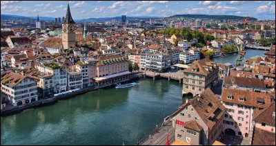 Quelle est cette ville en Z, la plus grande de Suisse, capitale du canton du même nom, centre économique et financier du du pays ?