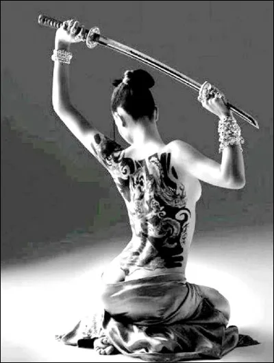 Légende chinoise de cette redoutable combattante se déguisant en homme pour se fondre dans l'armée. Qui est-elle ?