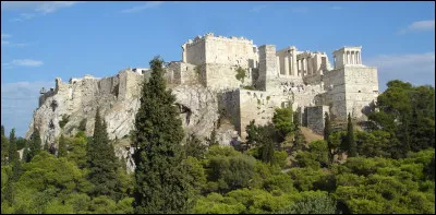 Ce grand sanctuaire antique, en son temps, était principalement voué au culte...