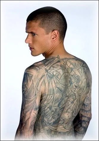 Que reprsentent ses tatouages ?