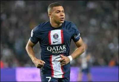 Qui est ce joueur de football ?