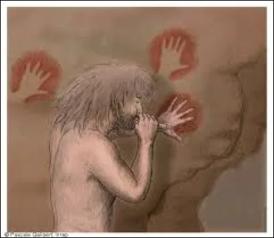 L'art pariétal ou l'art rupestre a été longtemps attribué uniquement à Homo sapiens. Cependant les dernières études de datation à la méthode Uranium-Thorium ont prouvé que la réalisation de certaines mains négatives au pochoir datait de 66 000 ans, à une époque où seuls les Néandertaliens occupaient le territoire européen. Dans quelle grotte située en Espagne, cette découverte a-t-elle été faite ?