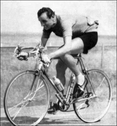 Sa première grande victoire est la médaille d'or de la course sur route aux Jeux Olympiques de ...