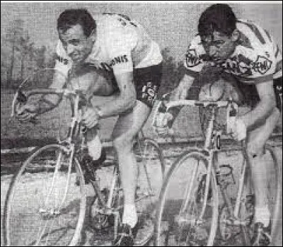 Quelle est cette course contre-la-montre, disputée par équipe de deux coureurs qui se relaient, que Baldini remporte à quatre reprises ?