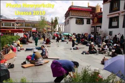 Quel est ce temple bouddhiste en J, le premier construit au Tibet en 639, coeur spirituel de Lhassa, important lieu de pèlerinage ?