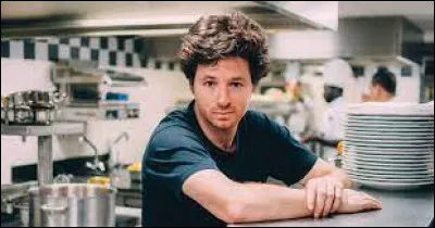 En 2021, le chef Jean Imbert succède à Alain Ducasse à la tête des cuisines d'un palace parisien, lequel ?