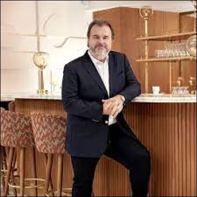 Quelle est la spécialité pâtissière du chef Pierre Hermé ?