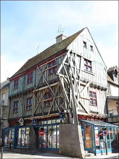 En France, qui est, actuellement, ministre de l'Europe et des Affaires étrangères ?