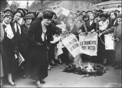 Quelle femme de lettre française a lancé le féminisme ?