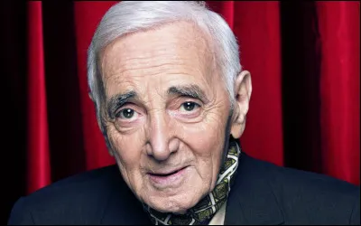 Pendant sa vie, Charles Aznavour a pu rencontrer Édith Piaf.
