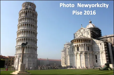 Quel est ce type de construction en C, la tour-clocher de la cathédrale Notre-Dame-de-l'Assomption de Pise ?