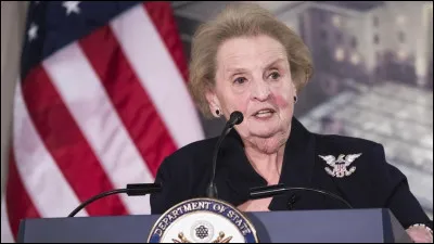 Madeleine Albright, morte le 23 mars 2022, avait &eacute;t&eacute; secr&eacute;taire d'&Eacute;tat des &Eacute;tats-Unis dans l'administration de ...