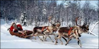 Qu'est-ce qui a 34 jambes, 9 têtes et 2 bras ?