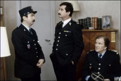 "Pinot simple flic" est le titre d'un film interprété par Thierry Lhermitte.