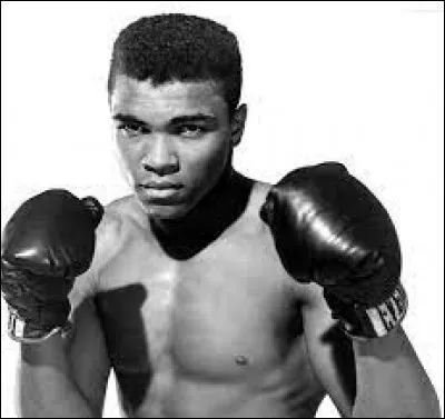 Quel était le nom de ce célèbre boxeur avant qu'il ne décide de s'appeler Mohamed Ali ?