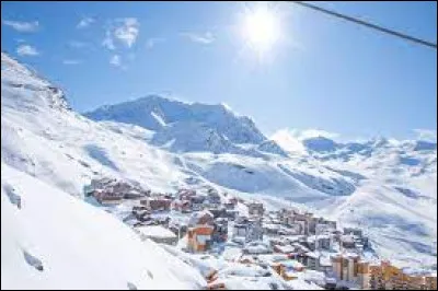 Dans quel d&eacute;partement trouve-t-on le Val Thorens, une station de sports d'hiver ?