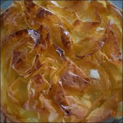 Ah, encore un dessert en réserve pour les plus gourmands : une croustade.
Vous utiliserez plusieurs feuilles de pâte feuilletée, chacune très finement étirée, que vous empilerez. 
Quelle opération devez-vous pratiquer* ?