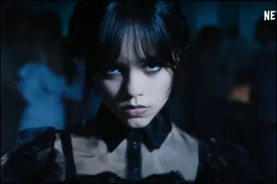 Avec qui est-elle allée au bal ?