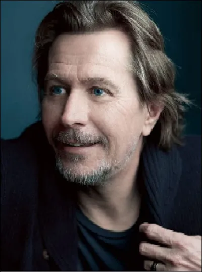 Quel acteur joue Sirius Black ?