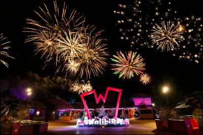 Cette année, ce parc d'attractions français, situé en Isère près de Lyon, ouvre la première fois pour Noël, et on appelé leur événement de Noël ''Merry Christwaaas'' ! C'est...