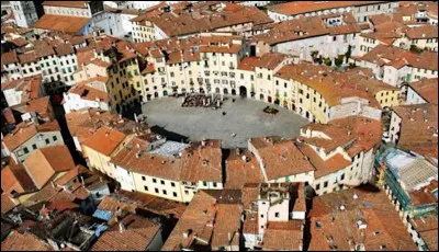 Ce qui en fait le plus ancien festival dédié à la BD d'Europe, après celui de ... [Complétez !]