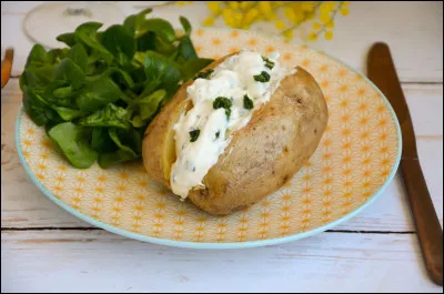 Passons un instant en cuisine. Comment préparez-vous les pommes de terre si vous ne les pelez pas avant de les cuire ?