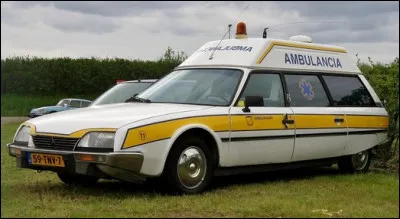 Quelle est cette belle ambulance hollandaise de 1981 ?