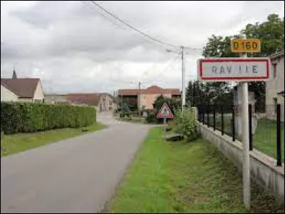 Nous sommes en Lorraine, &agrave; l'entr&eacute;e de Raville-sur-S&acirc;non. Village du Lun&eacute;villois, travers&eacute; comme son nom l'indique par le S&acirc;non, il se situe dans le d&eacute;partement ...