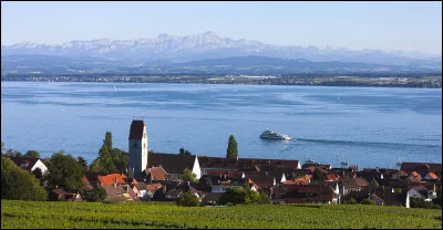 Quels sont les pays qui bordent le lac de Constance ?