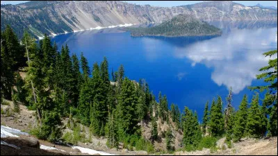 Dans quel pays le Crater Lake se trouve-t-il ?