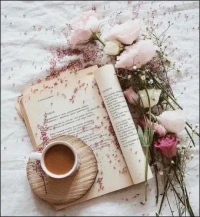 Quelles fleurs sont inhérentes à la dame d'Alexandre Dumas ?