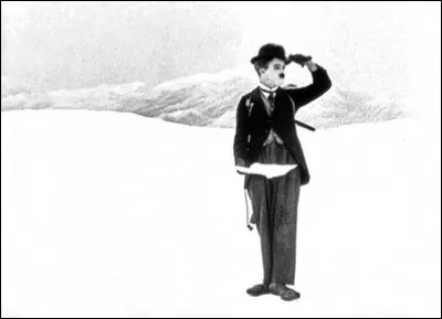 Dans quel film de Chaplin une partie de l'action se situe-t-elle à la neige ?