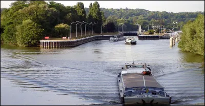 L'Oise, la rivière, prend sa source en Belgique.