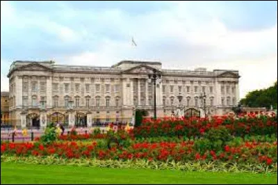 Lieu d'exception : combien de personnes travaillent au palais de Buckingham ?