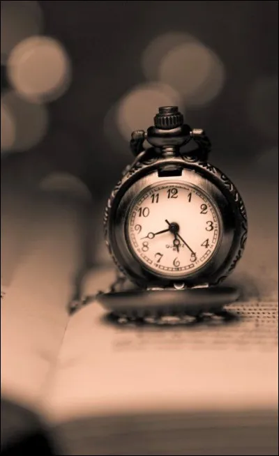 À quel auteur doit-on le roman de science-fiction "La Machine à explorer le temps" ?